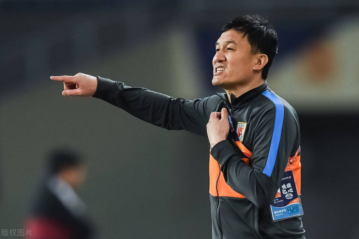 沙尔克皇家蓝军稳操胜券再次取胜的简单介绍