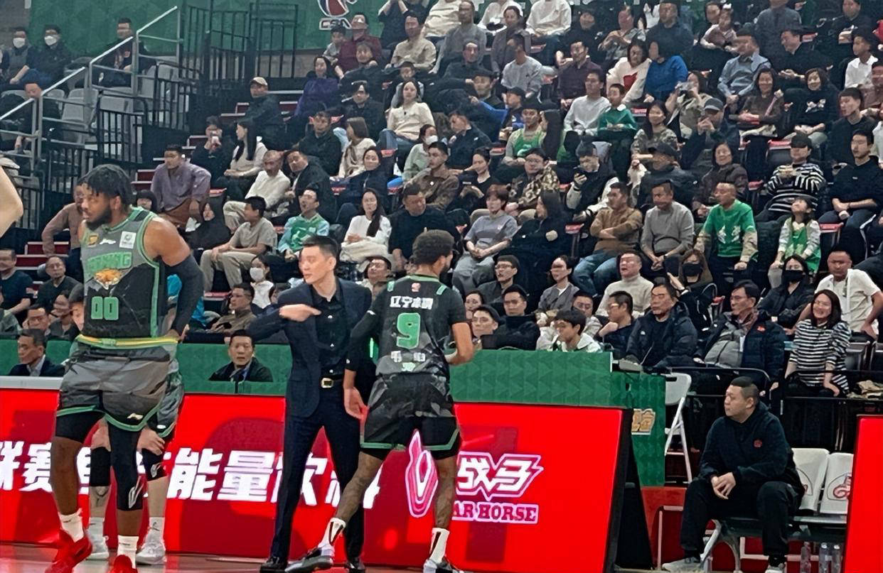 火爆比赛瞬间回顾，球员状态亮眼